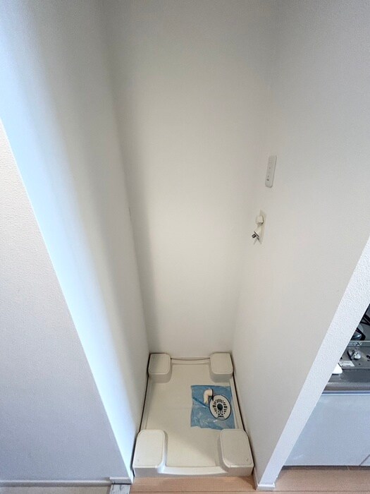 物件内観写真12　(洗濯機置場)