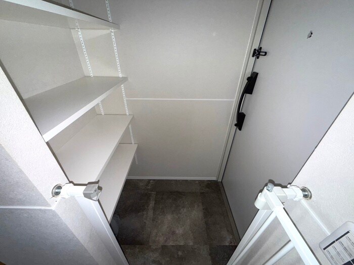 物件内観写真19　(玄関)