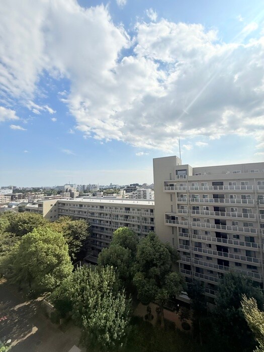 物件内観写真22　(室内からの展望)