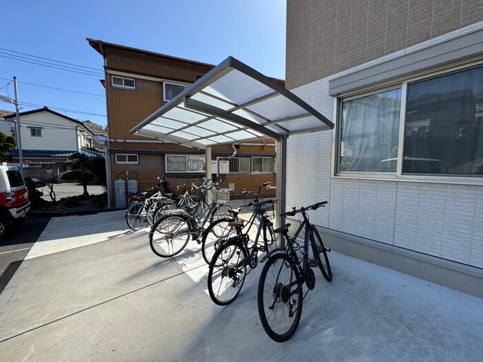 物件外観写真5　(駐輪場)