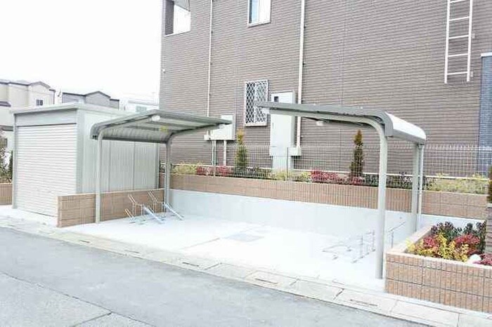 物件外観写真3　(駐輪場)