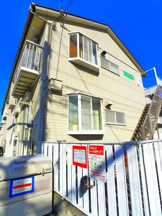 物件外観写真2　(エントランス部分)