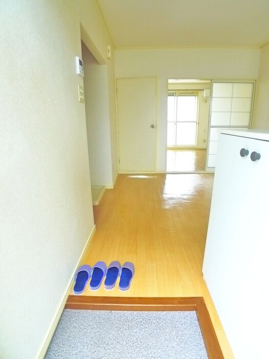 物件内観写真6　(玄関)