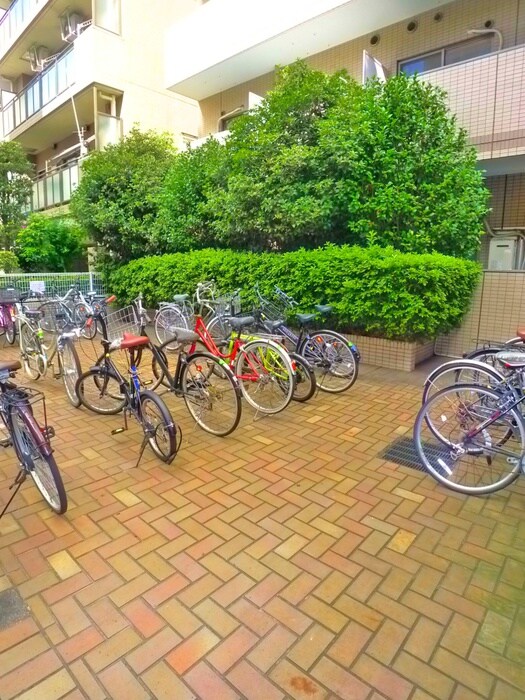 物件外観写真5　(駐輪場)