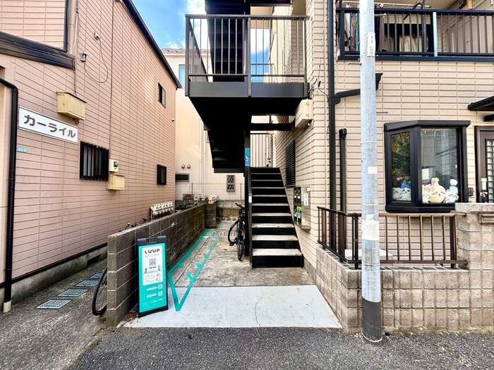 物件外観写真2　(エントランス部分)