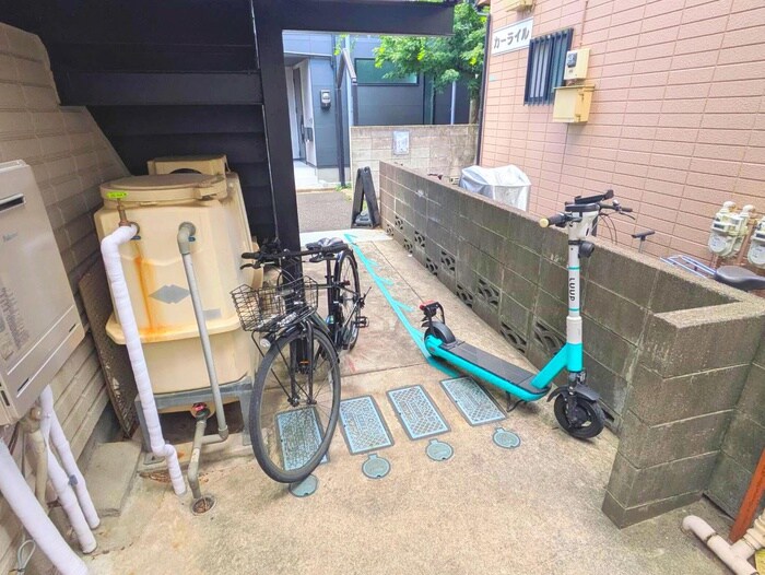 物件外観写真5　(駐輪場)