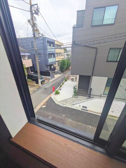 物件内観写真10　(室内からの展望)