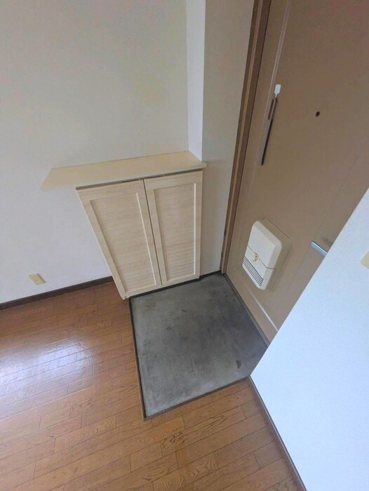 物件内観写真13　(玄関)