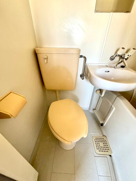 物件内観写真14　(トイレ)