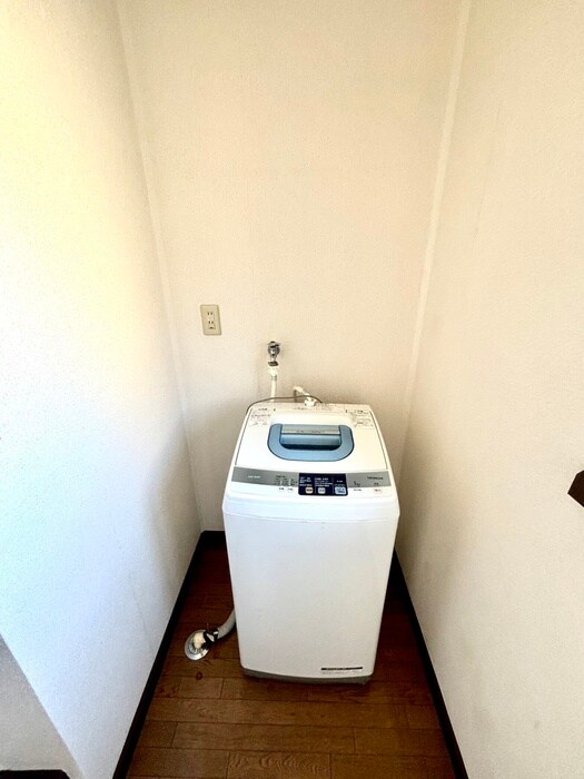 物件内観写真16　(洗濯機置場)