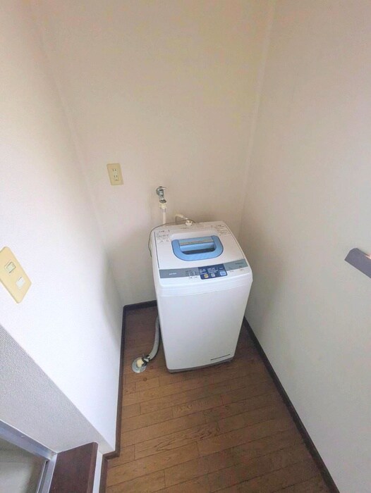 物件内観写真18　(洗濯機置場)