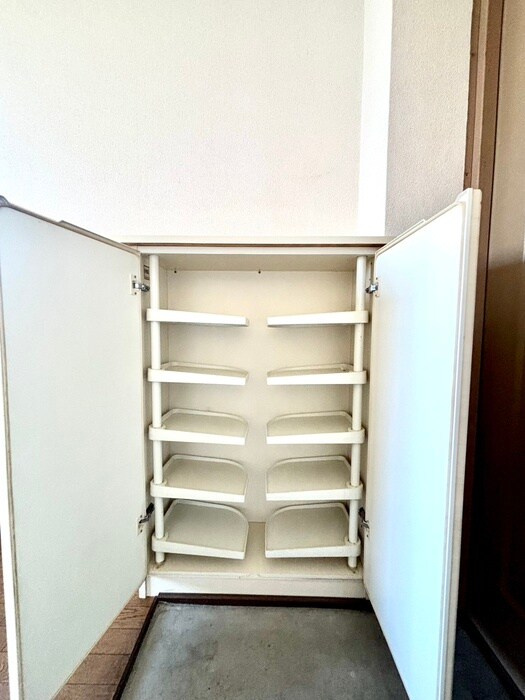 物件内観写真18　(靴箱)