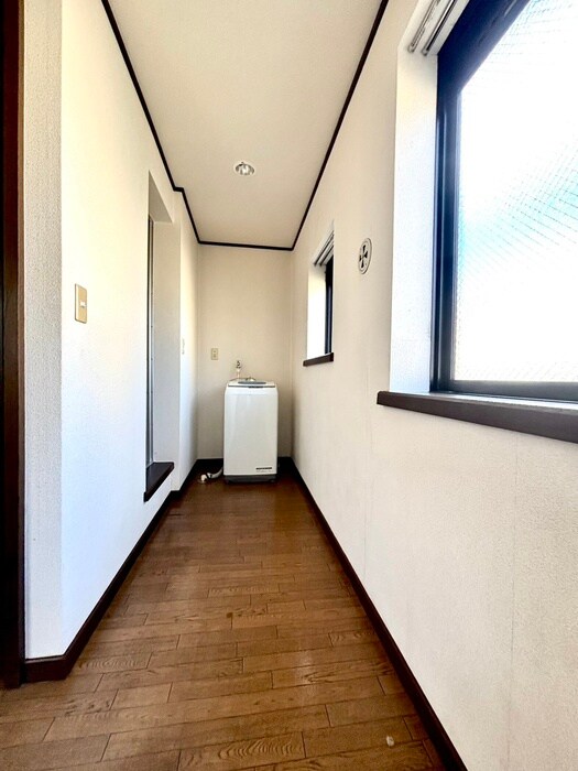 物件内観写真20　(廊下)