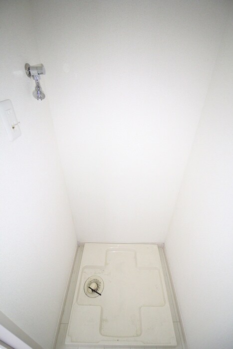 物件内観写真11　(洗濯機置場)