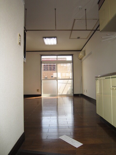 物件内観写真14　(玄関)