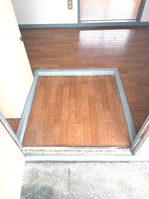 物件内観写真14　(玄関)