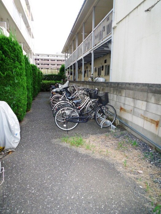 物件外観写真6　(駐輪場)