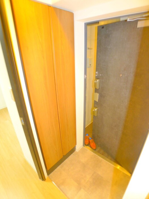 物件内観写真16　(玄関)