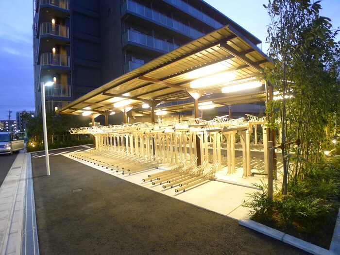 物件外観写真6　(駐輪場)