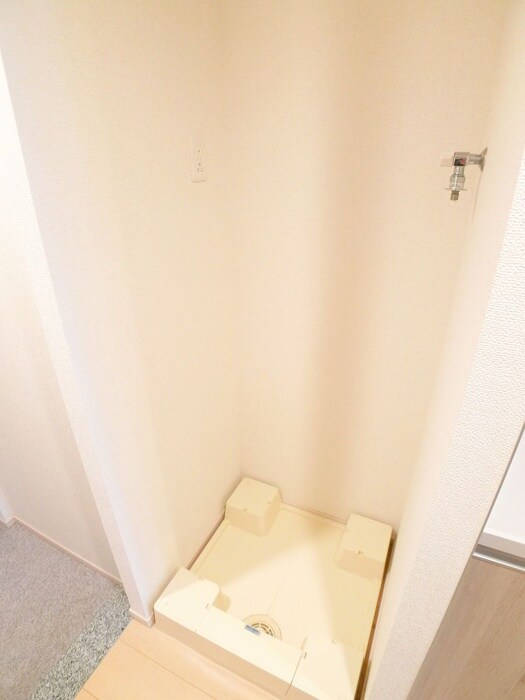 物件内観写真11　(洗濯機置場)