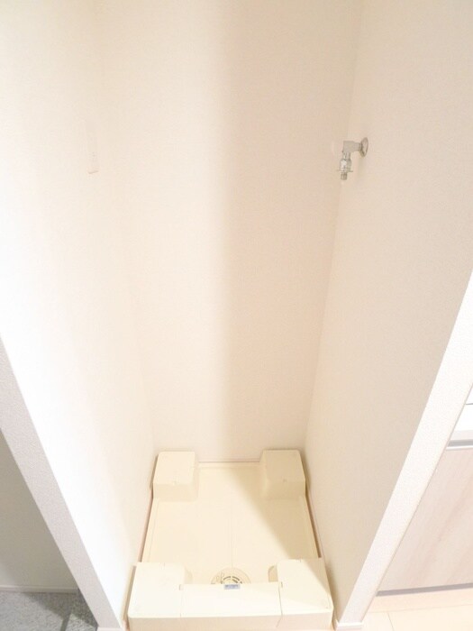 物件内観写真12　(洗濯機置場)