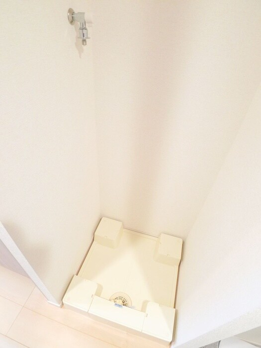 物件内観写真12　(洗濯機置場)