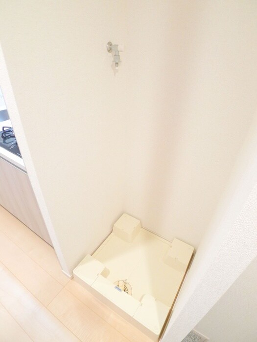 物件内観写真12　(洗濯機置場)