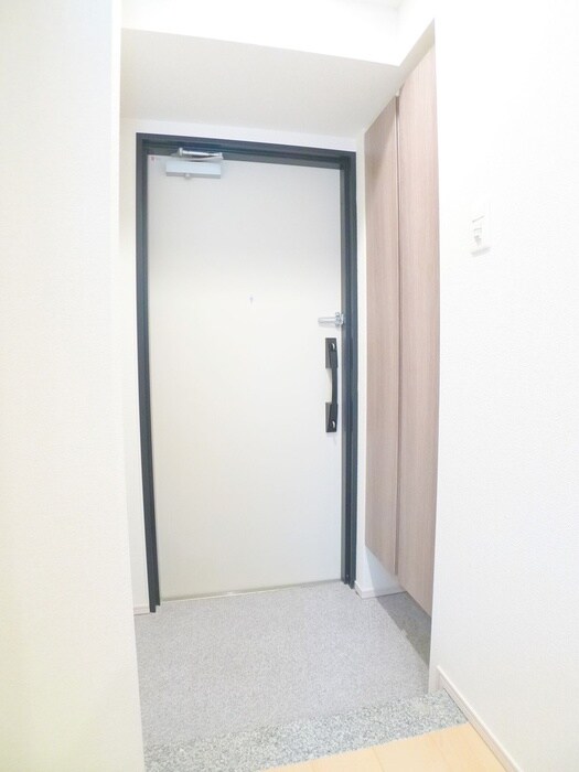 物件内観写真18　(玄関)