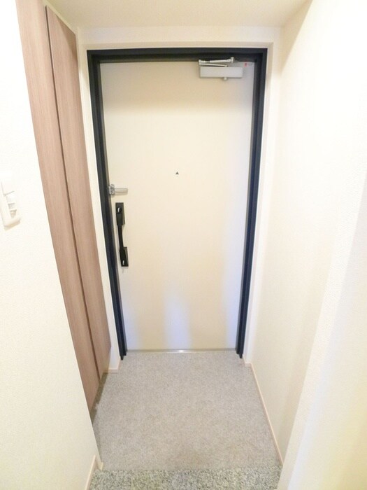 物件内観写真19　(玄関)