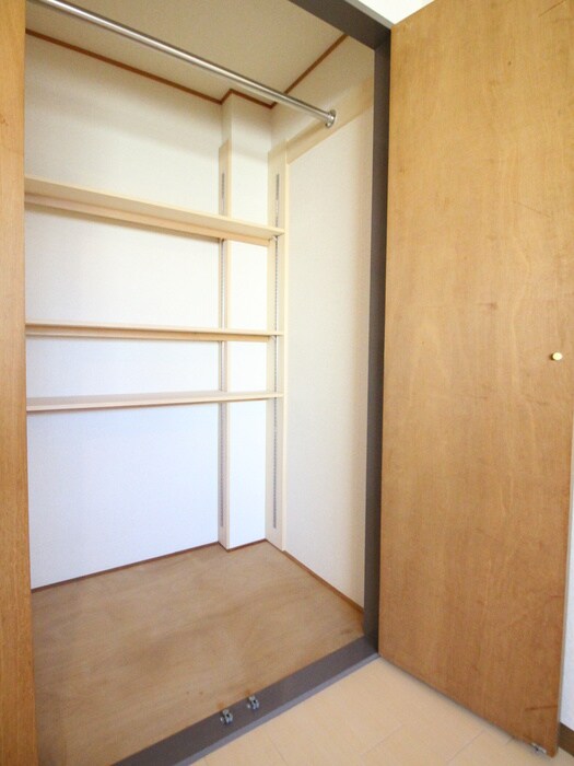 物件内観写真11　(収納)