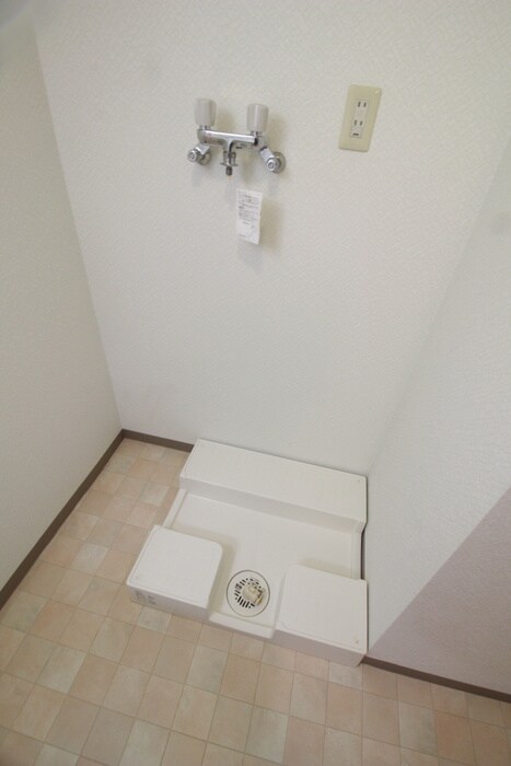 物件内観写真18　(洗濯機置場)