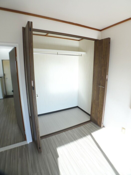 物件内観写真12　(収納)