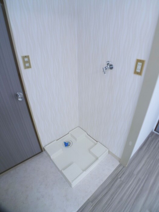 物件内観写真17　(洗濯機置場)