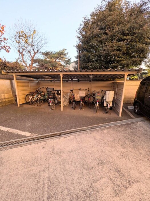 グランドハイツ野口の駐輪場