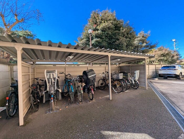 物件外観写真6　(駐輪場)