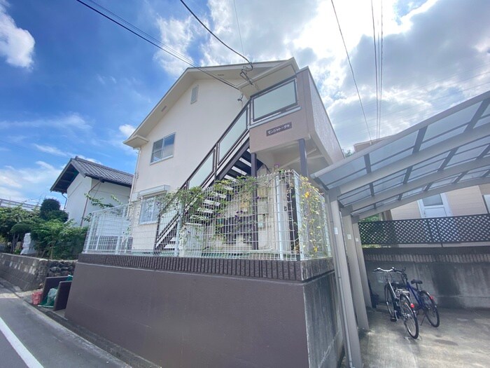 物件外観写真6　(エントランス部分)