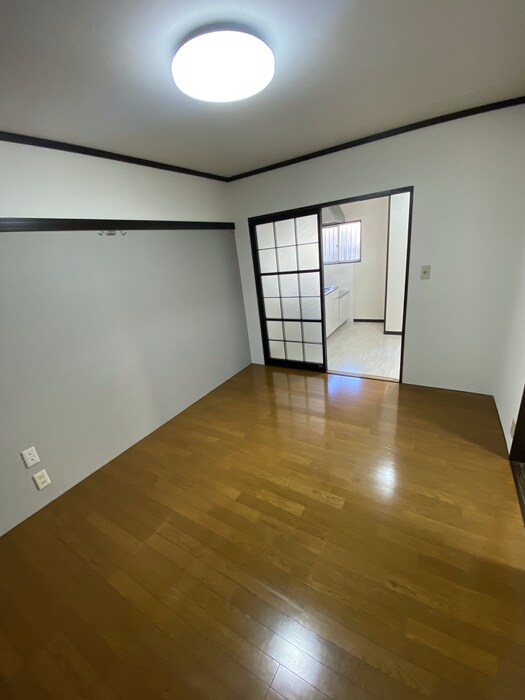 物件内観写真4　(居室)