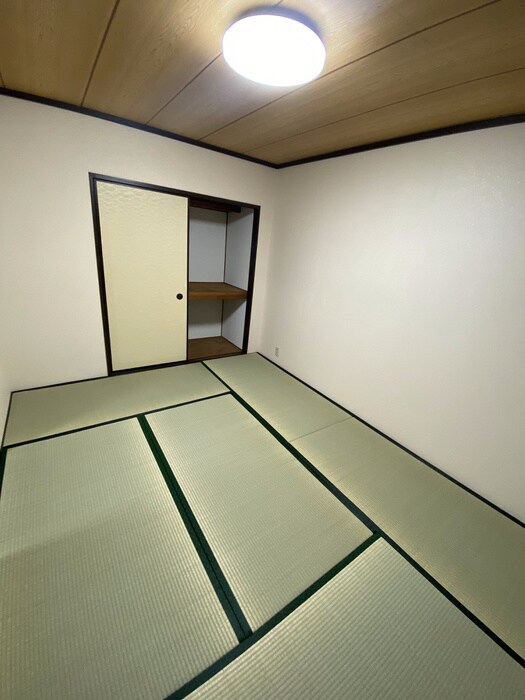 物件内観写真5　(室内からの展望)