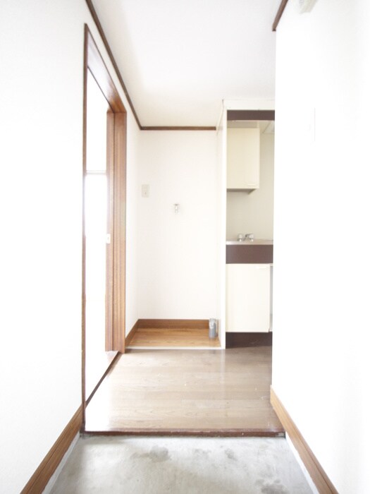 物件内観写真10　(玄関)