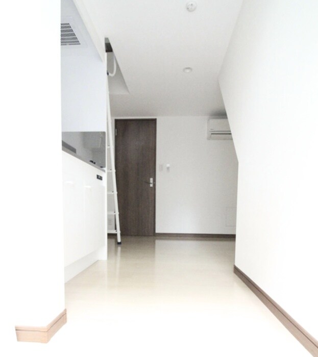 物件内観写真11　(玄関)