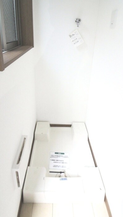 物件内観写真13　(洗濯機置場)