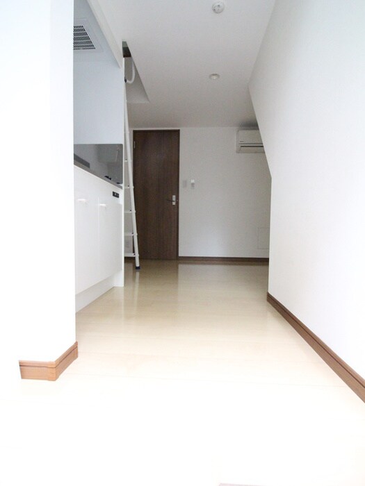 物件内観写真12　(玄関)