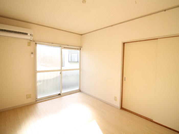 物件内観写真8　(居室)