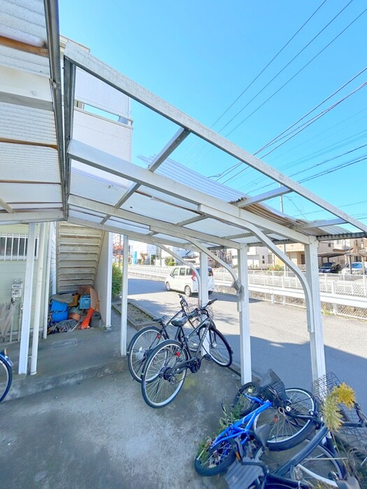 物件外観写真5　(駐輪場)