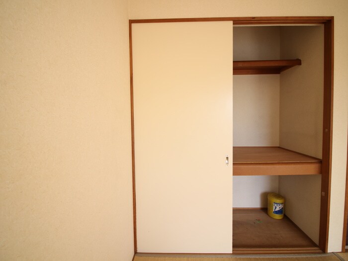 物件内観写真12　(収納)