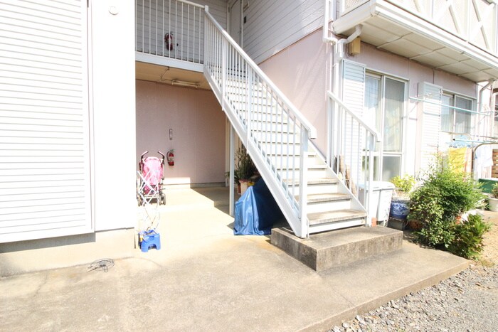 物件外観写真4　(エントランス部分)