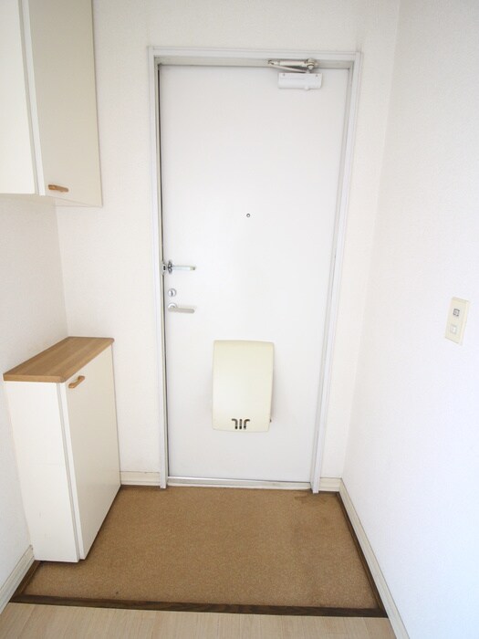 物件内観写真14　(玄関)