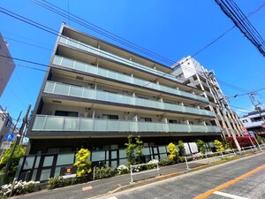 エストレージャス随喜外観写真