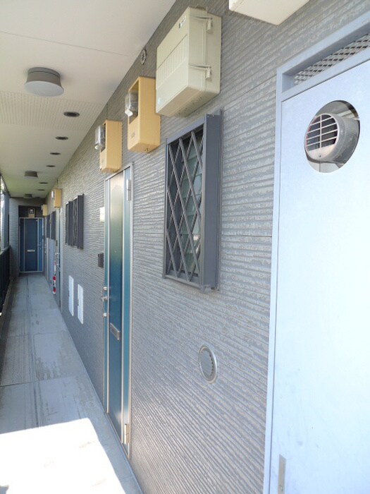 物件外観写真4　(エントランス部分)