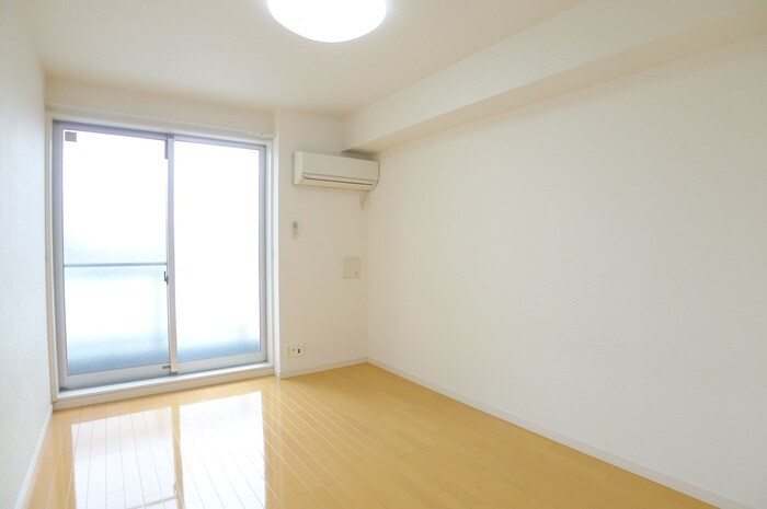 物件内観写真8　(室内からの展望)